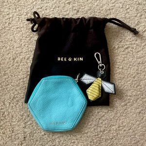 BEE & KIN Leather Coin Purse with Light Up Key Fob
